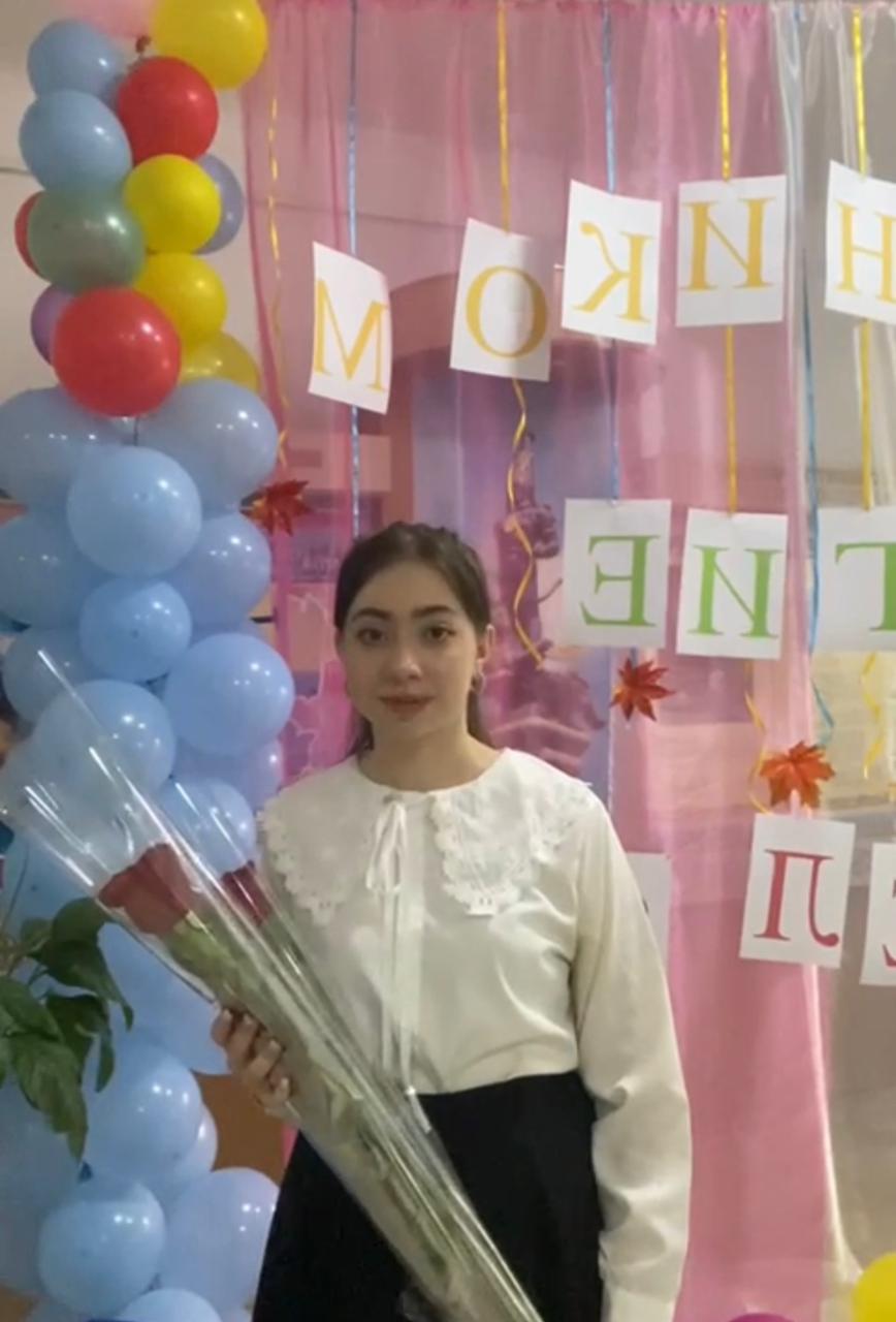 С уважением Школьный парламент школы! Дорогие учителя мы Вас высоко ценим и уважаем!!!