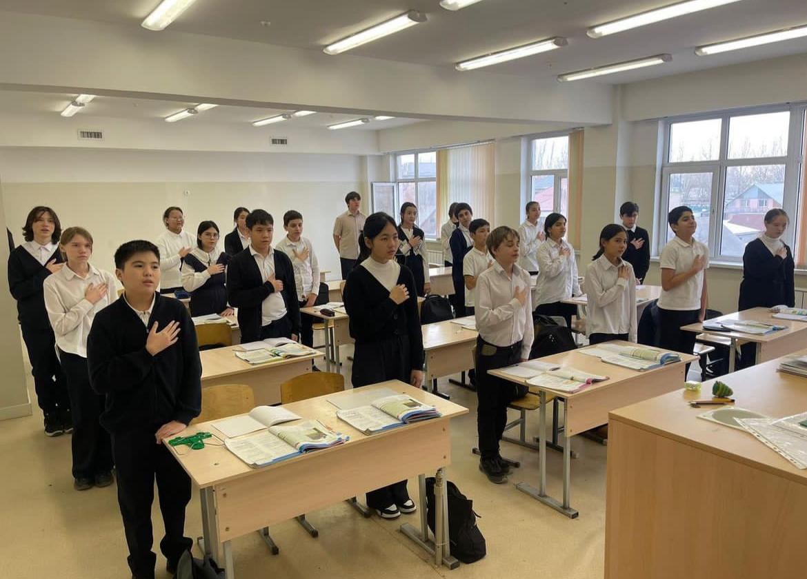 «Менің Қазақстаным» оқу аптасьның басында оқушылардың ҚР Әнұранын орындауы🇰🇿🇰🇿🇰🇿